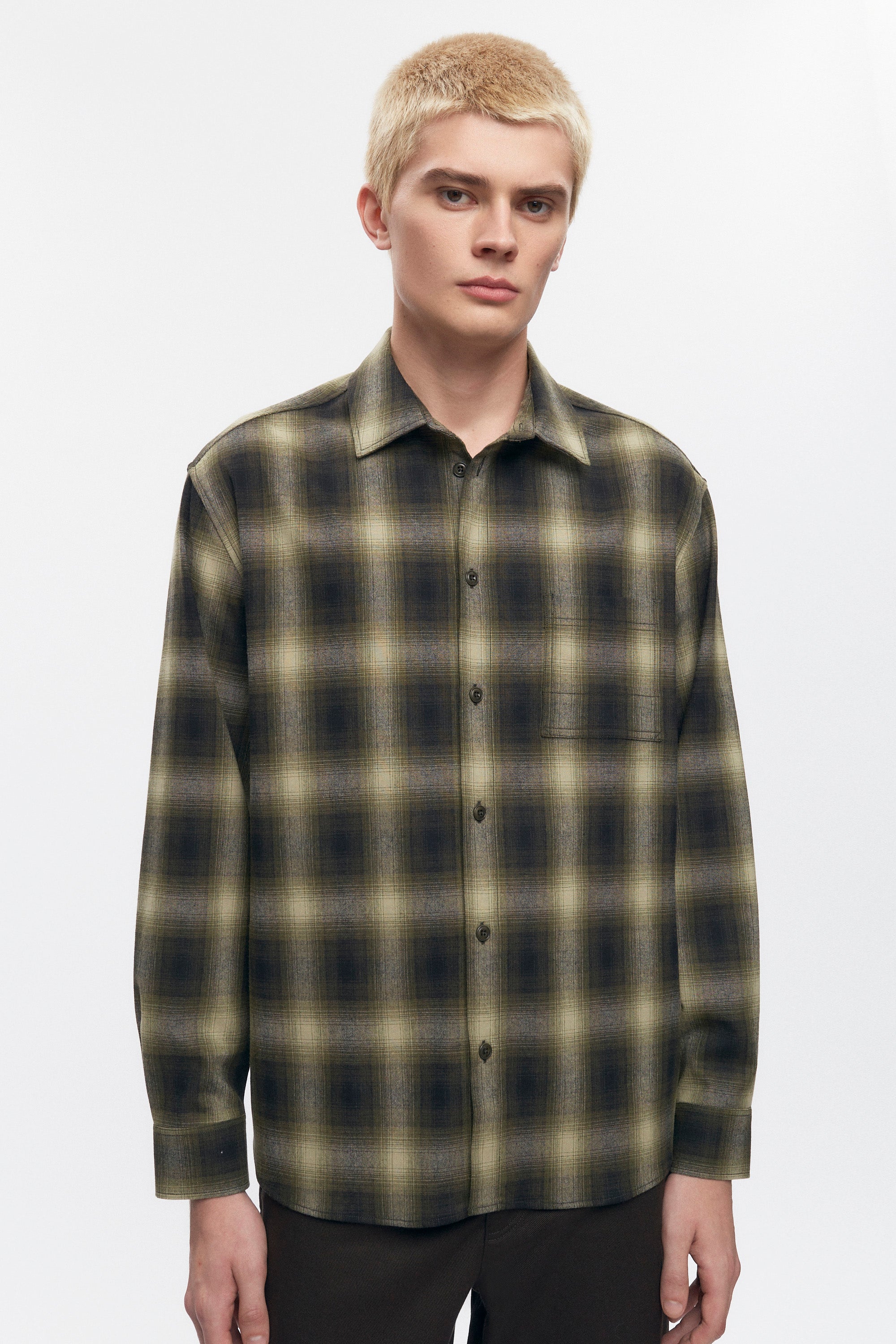 Chemise en flanelle de laine pour homme en carreaux olive