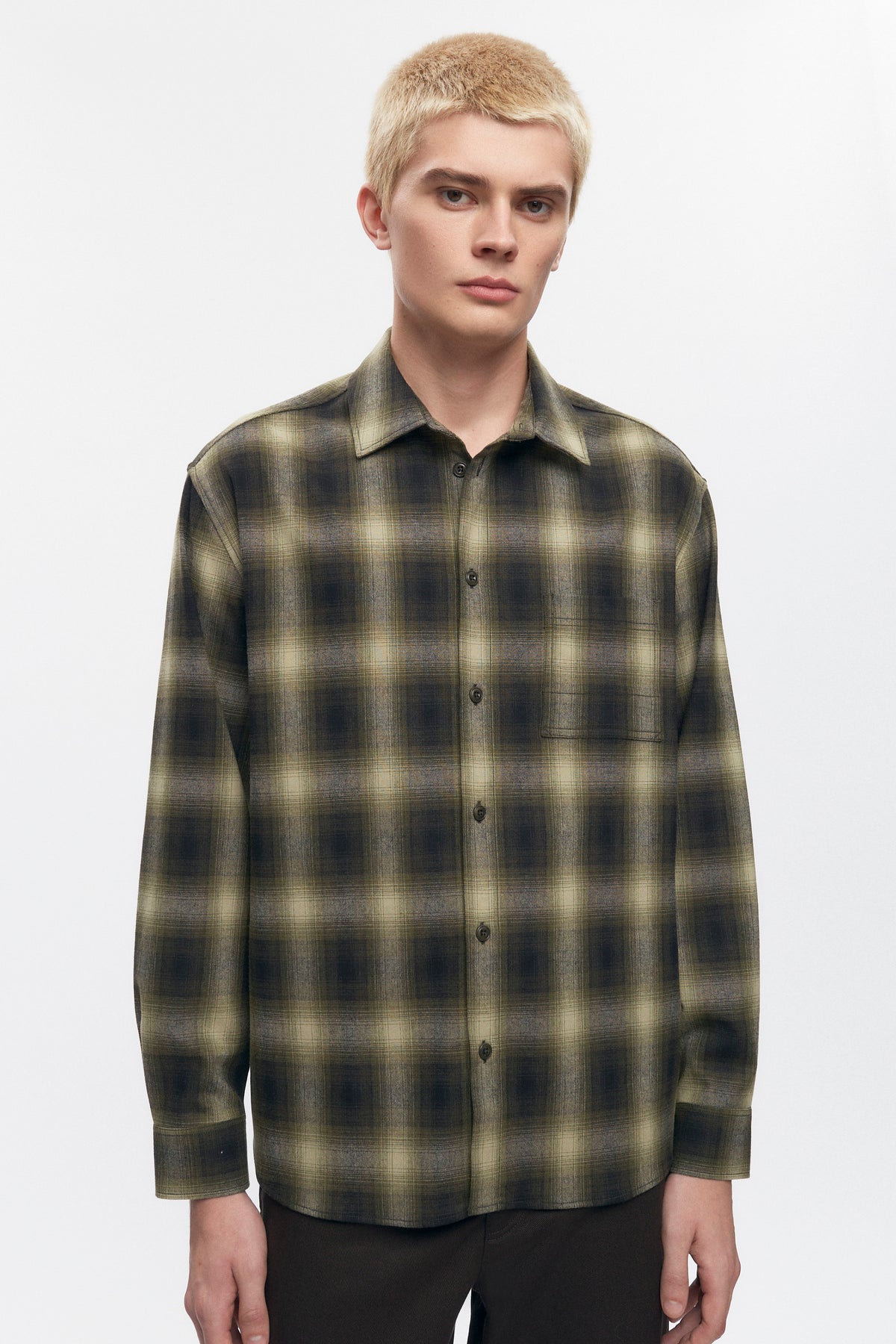 Chemise en flanelle de laine pour homme en carreaux olive