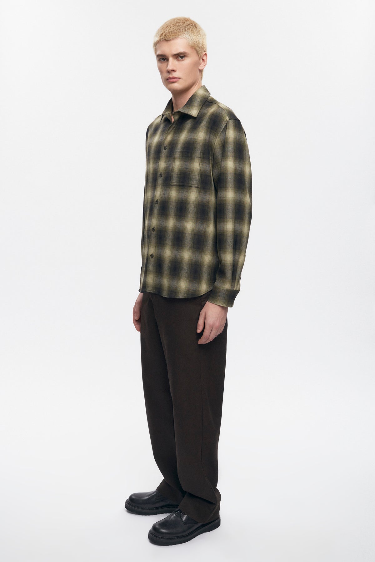 Chemise en flanelle de laine pour homme en carreaux olive
