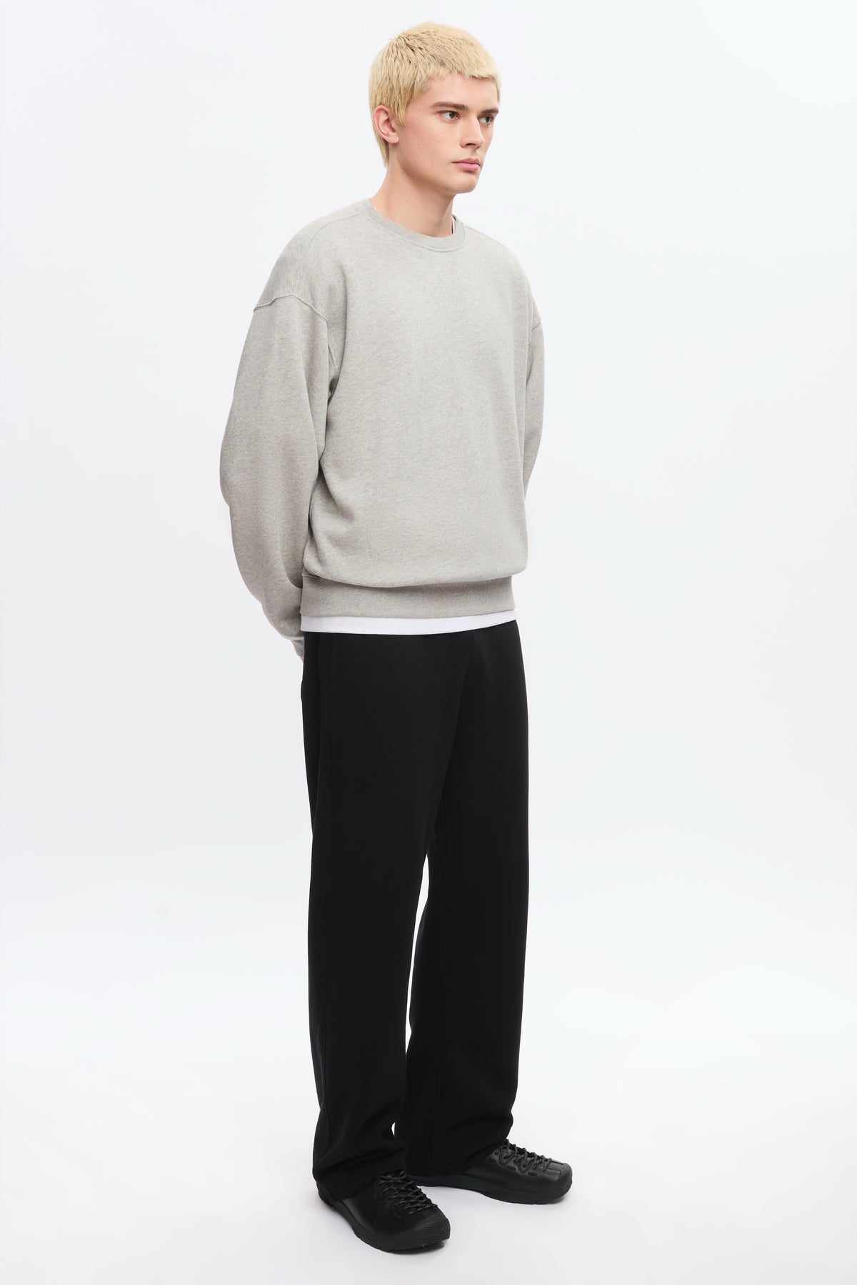 Men's Essential Sweatshirt in Heather Grey