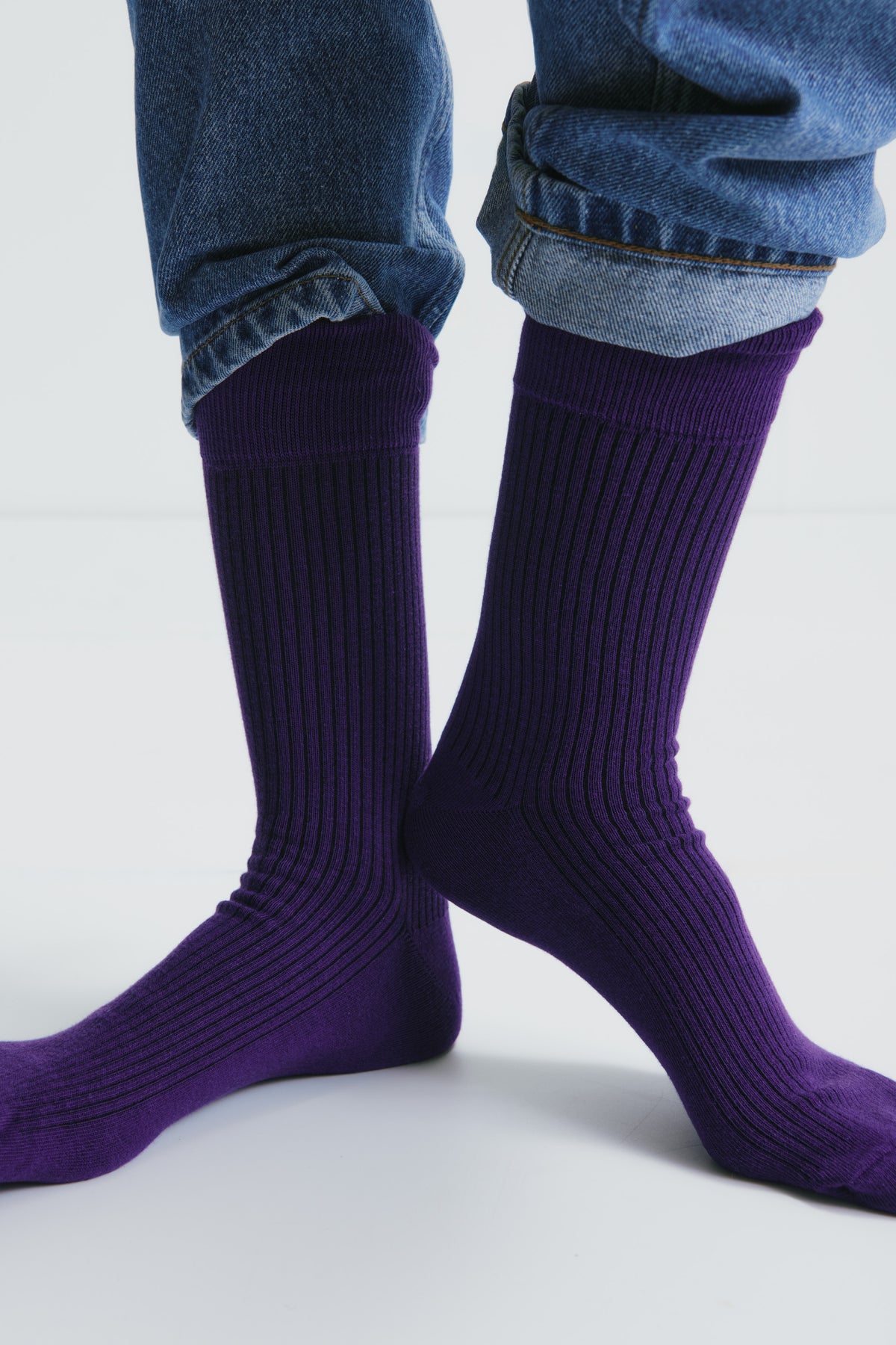 Chaussettes côtelées en violet profond