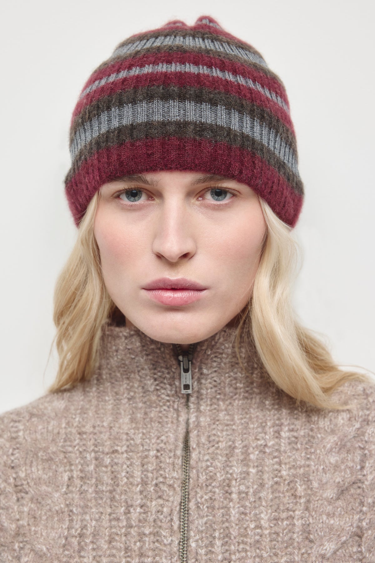 Tuque Sukun en maille duveteuse en porto tawny/Anthracite/Graphite