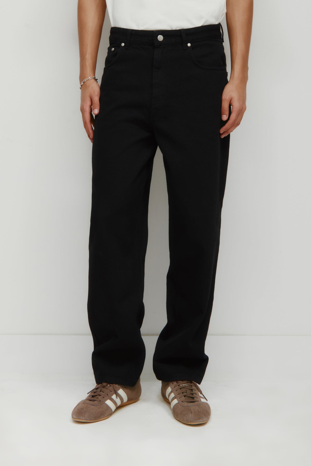 Jean Antifit en noir