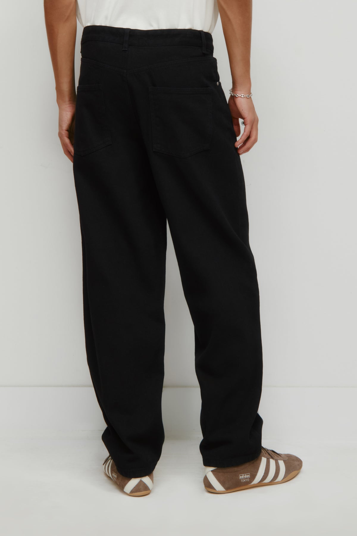 Jean Antifit en noir