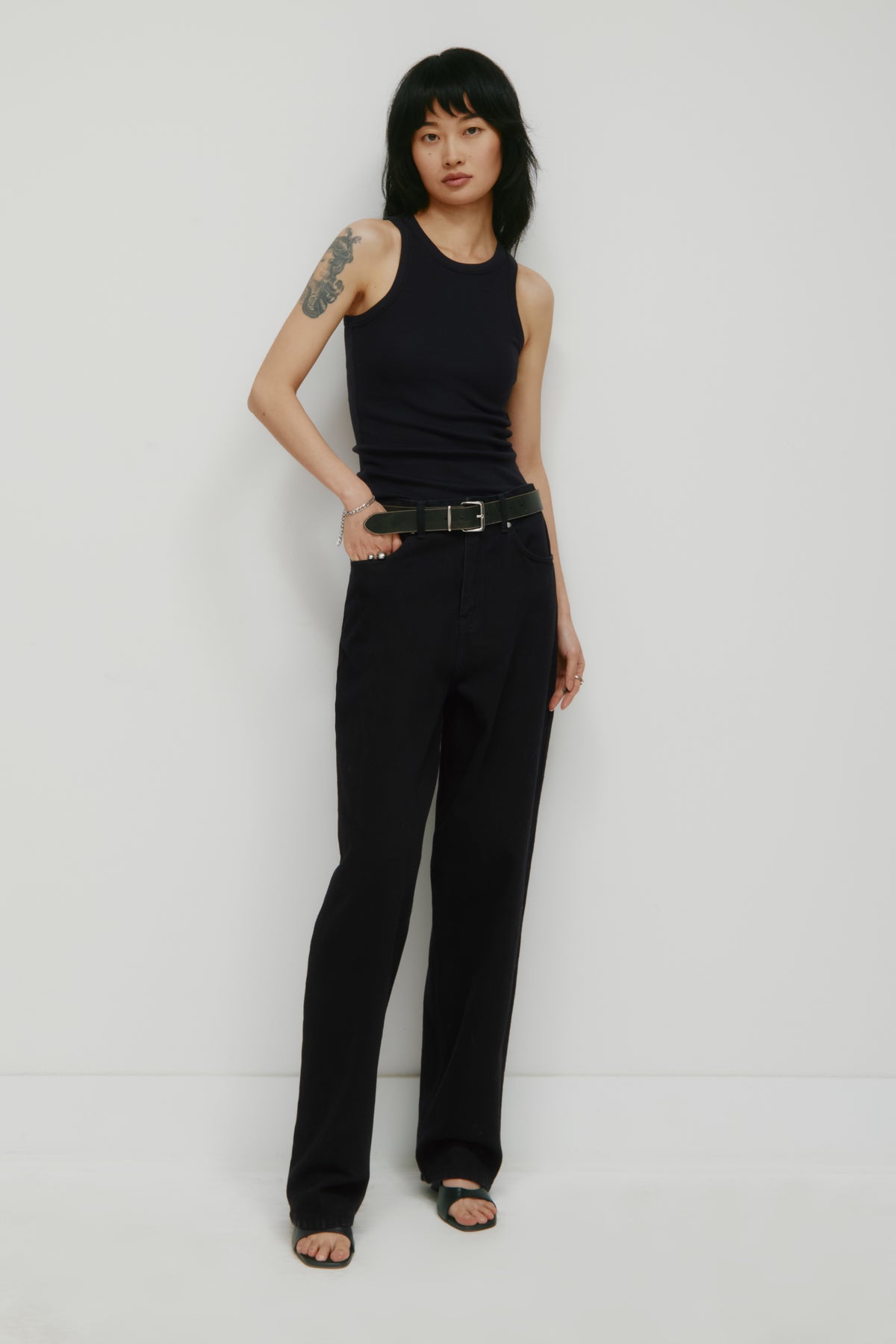 Model is 5’9” and is wearing a size 27.
