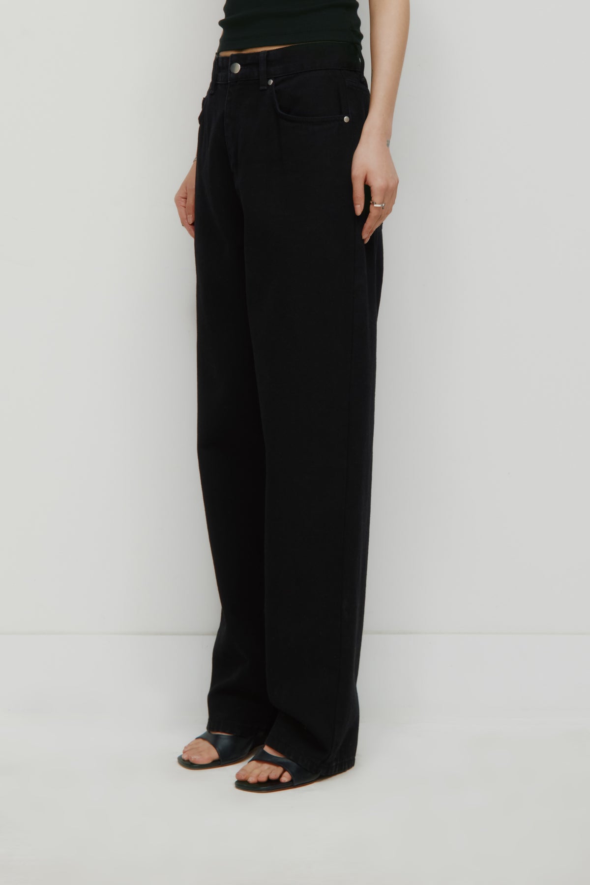 Jean Antifit en noir