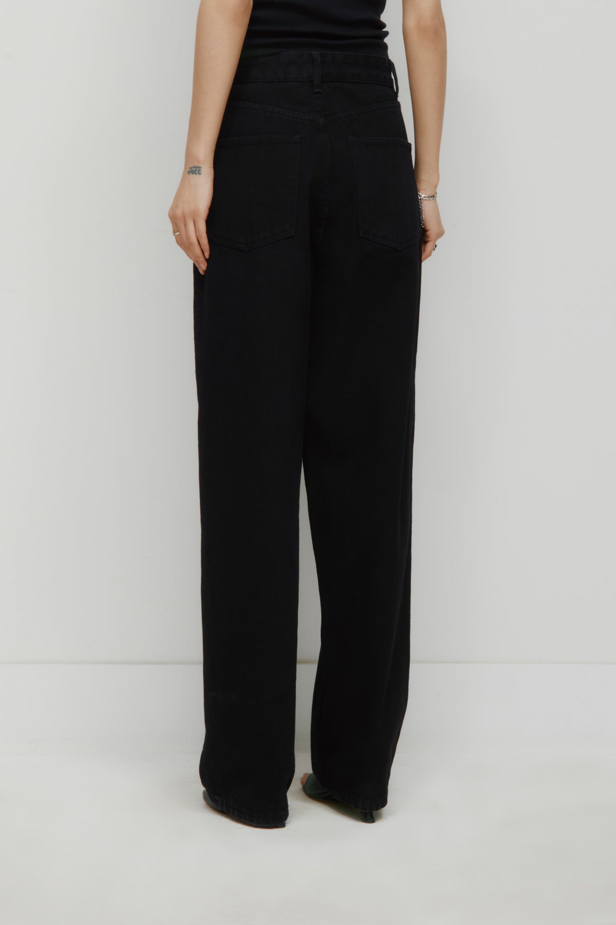 Jean Antifit en noir
