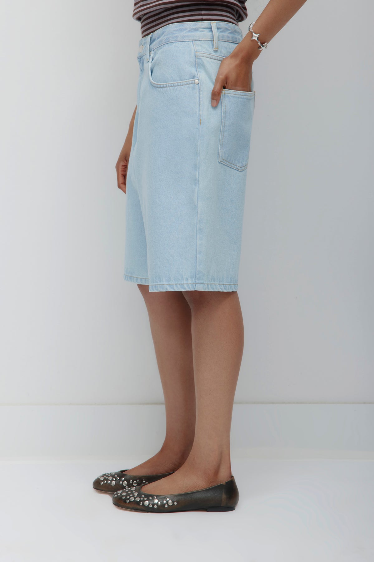 Short en denim Antifit en délavage clair