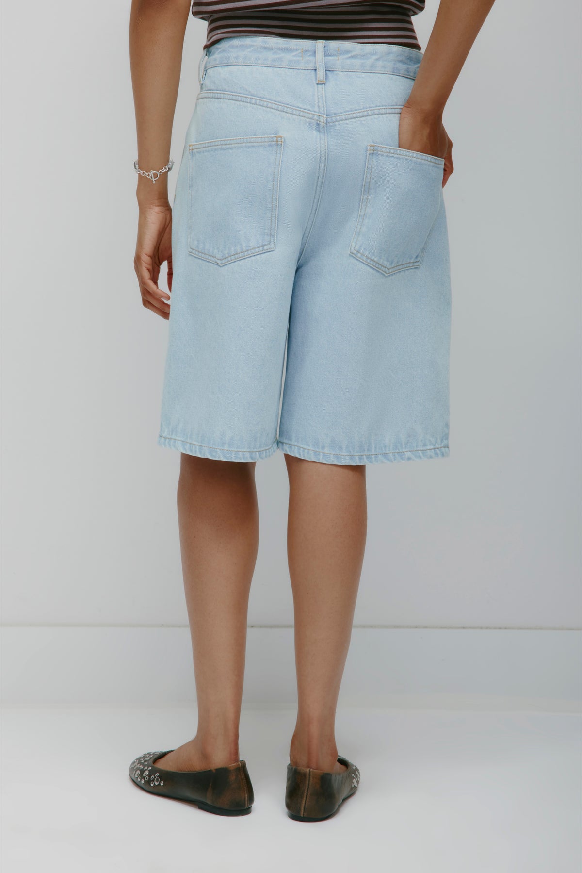 Short en denim Antifit en délavage clair
