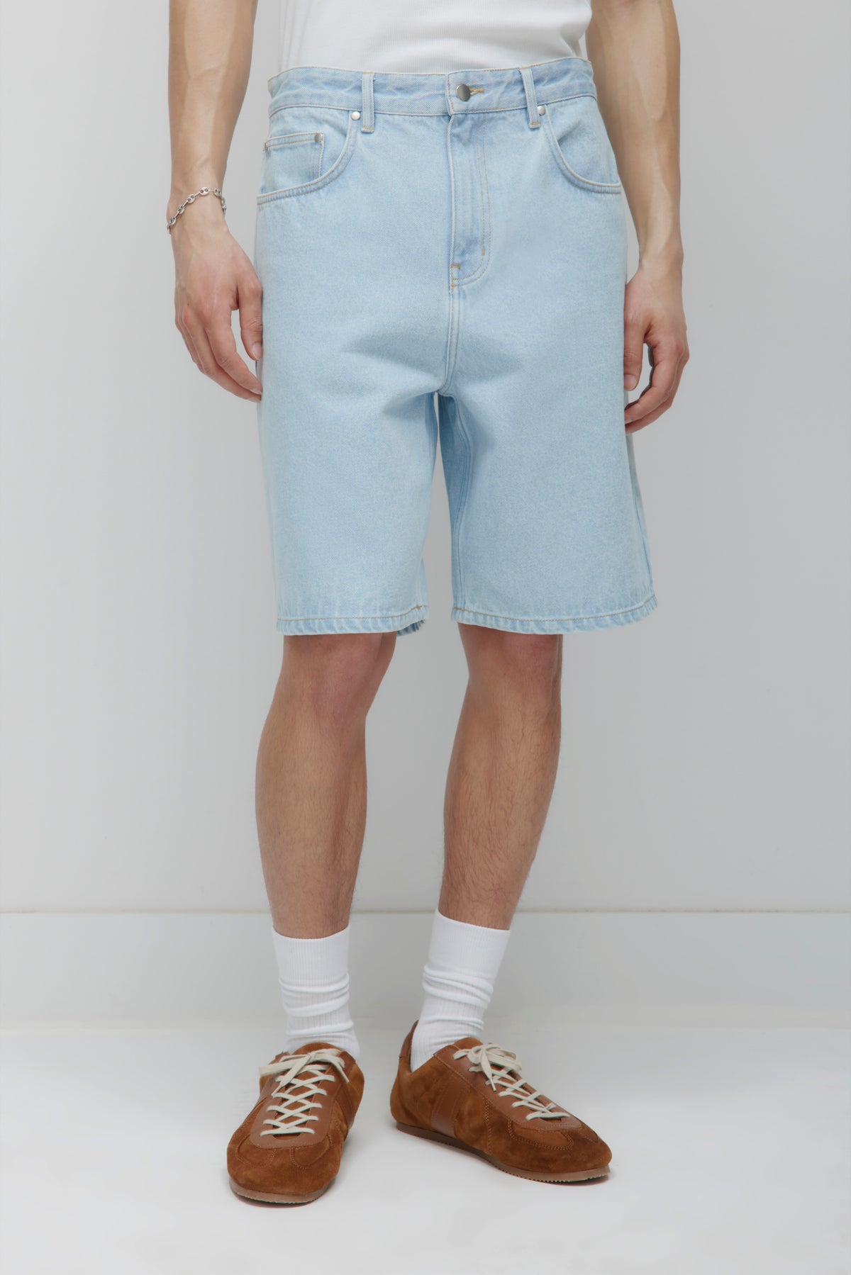 Short en denim Antifit en délavage clair