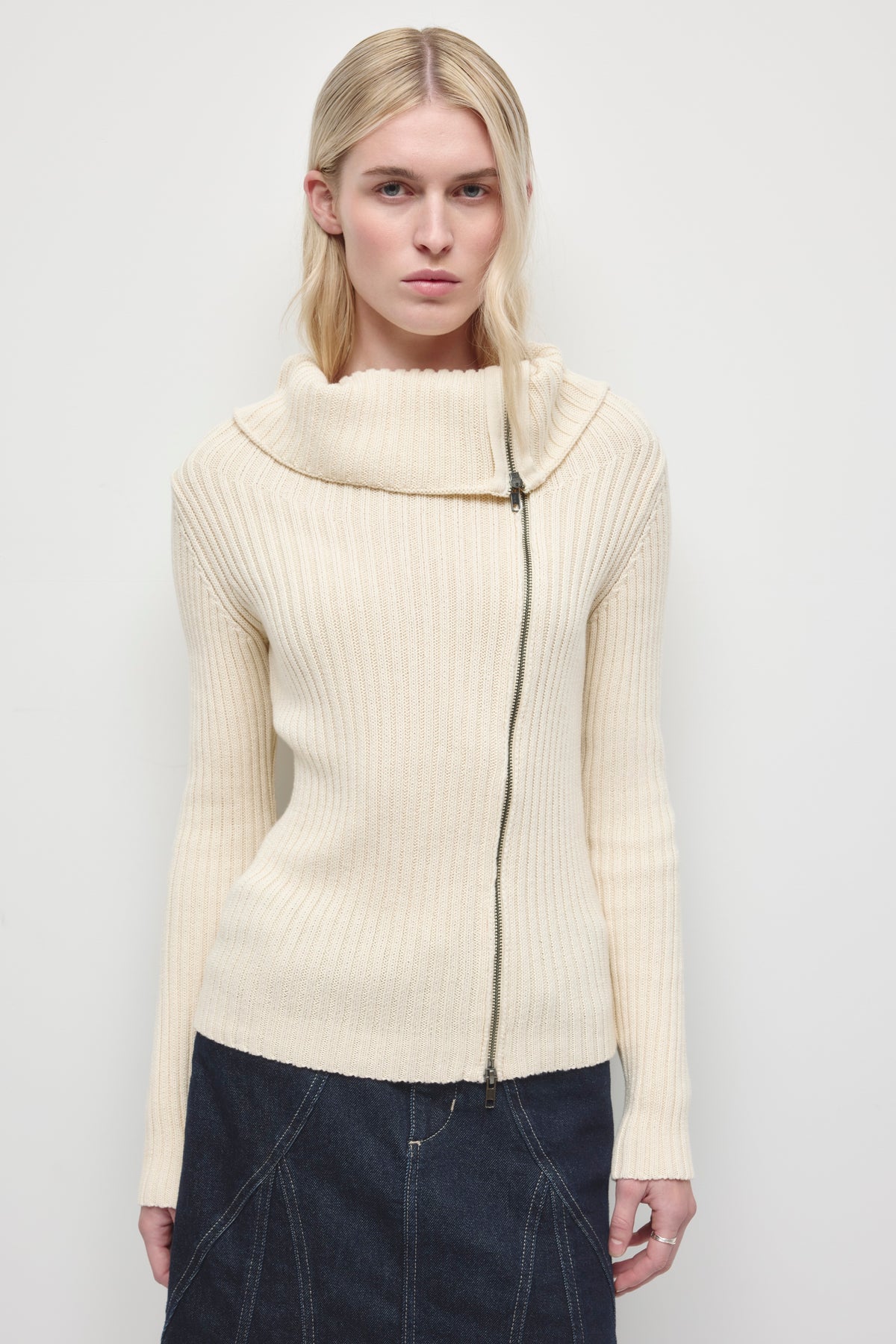 Model is 5’8” and is wearing a size XS.