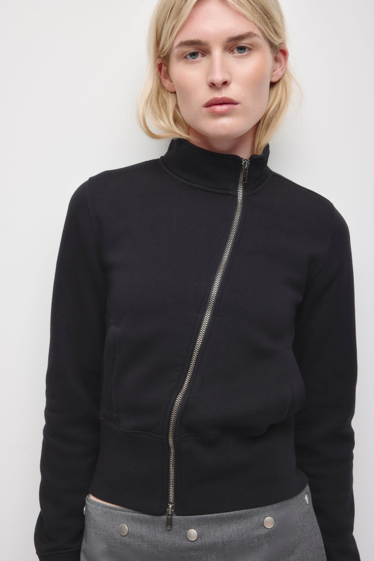 Veste-pull asymétrique pour femme en noir