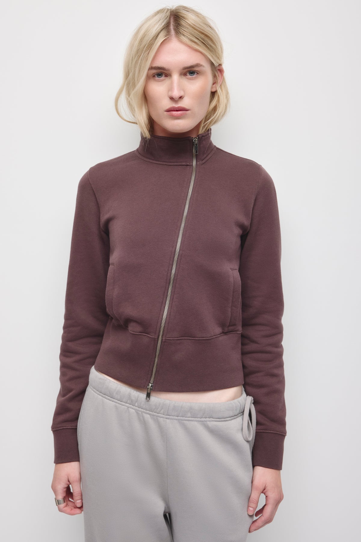 Veste-pull asymétrique pour femme en raisin sec