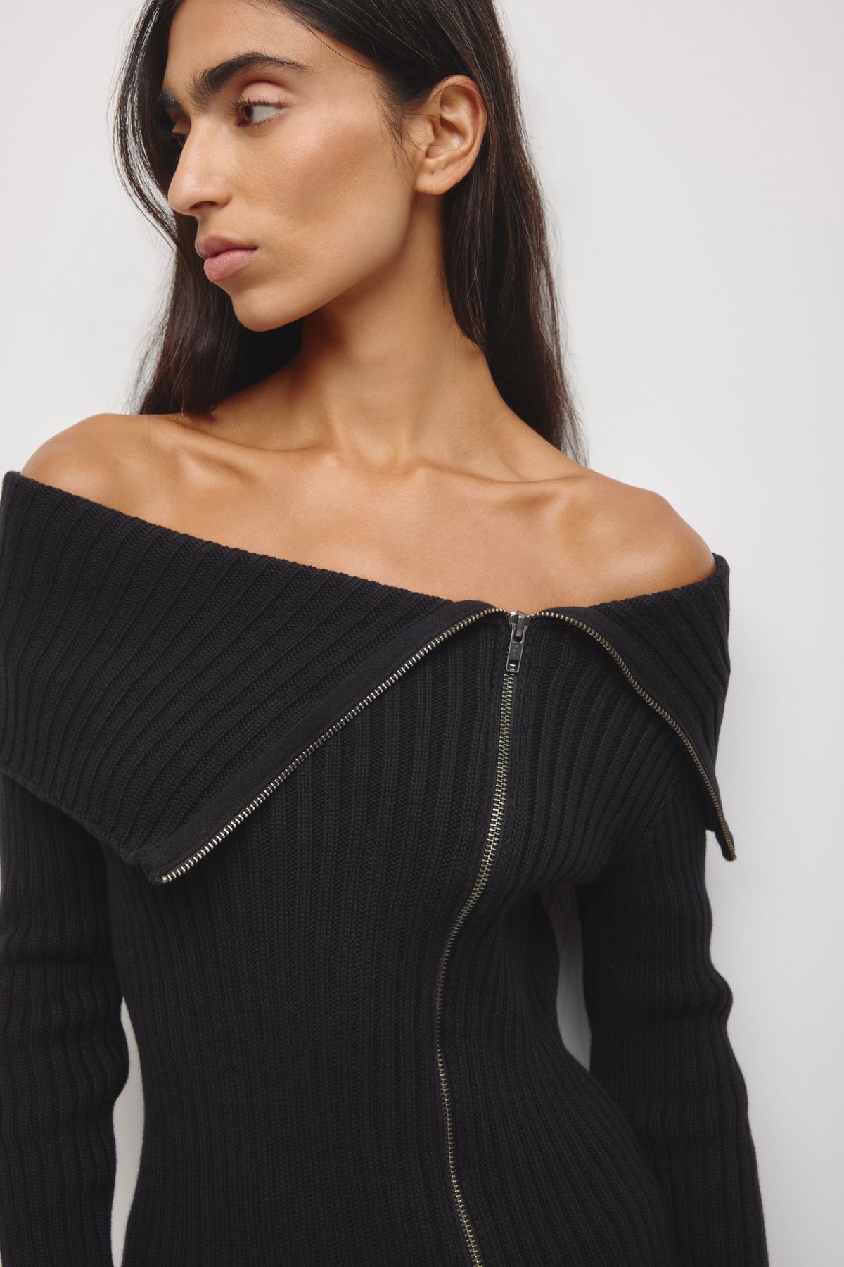 Pull Asymétrique à Col Rabattu Femme en noir