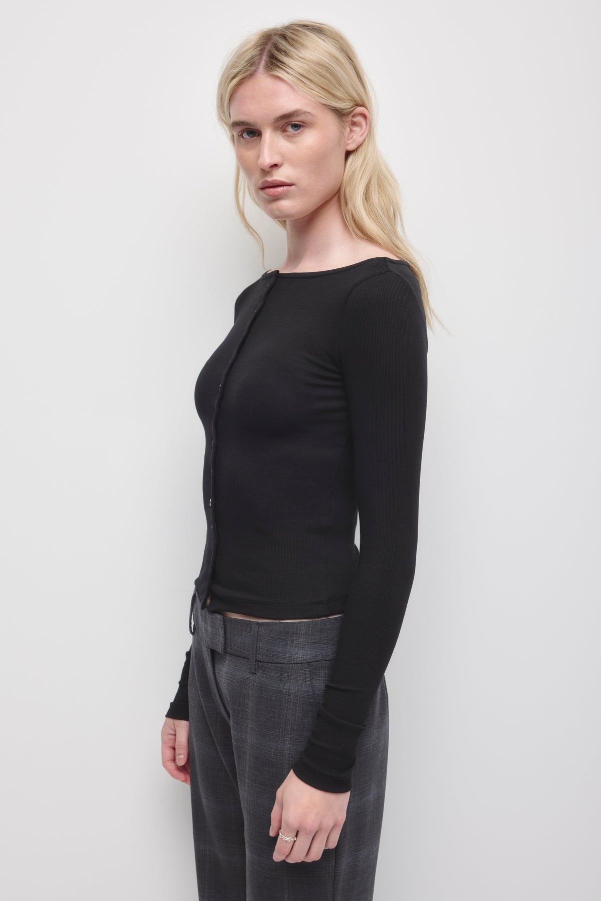Cardigan col bateau pour femme en noir