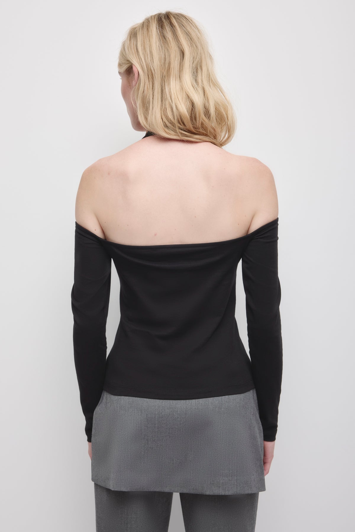 Débardeur halter épaules dénudées pour femme en noir