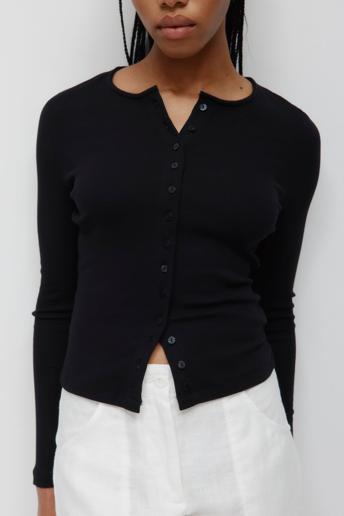 Cardigan à col ras du cou pour femmes en noir