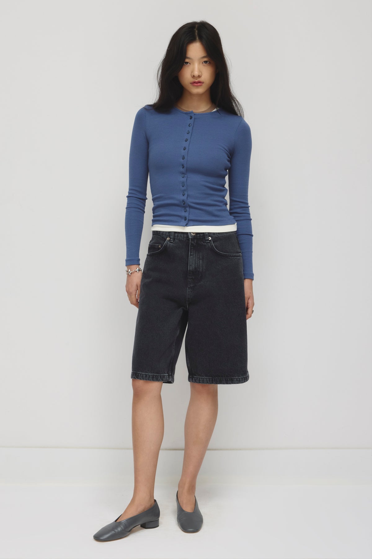 Cardigan à col ras du cou pour femmes en indigo foncé