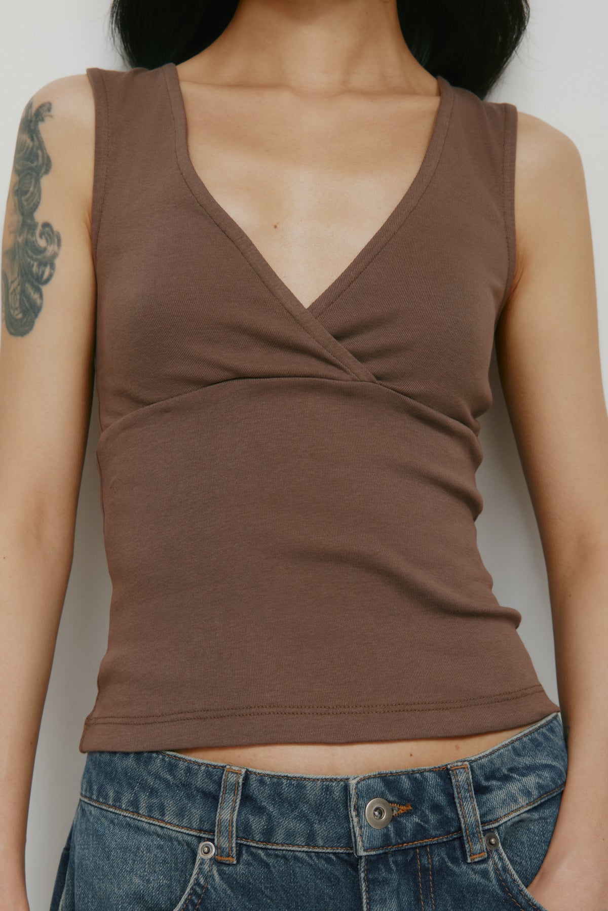 Débardeur croisé pour femmes en écorce