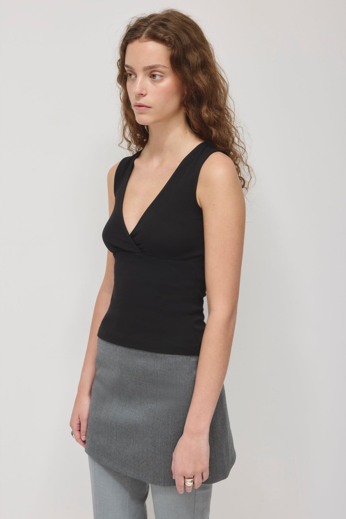 Débardeur croisé pour femmes en noir