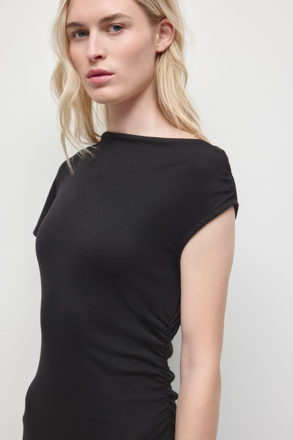 Robe Asymétrique Dana pour femme en noir