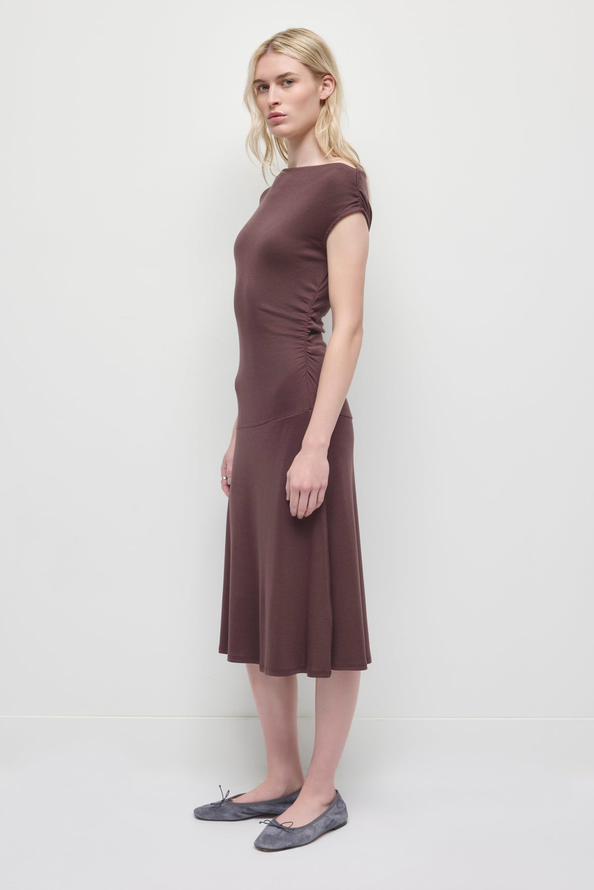 Robe Asymétrique Dana pour femme en prune chocolat