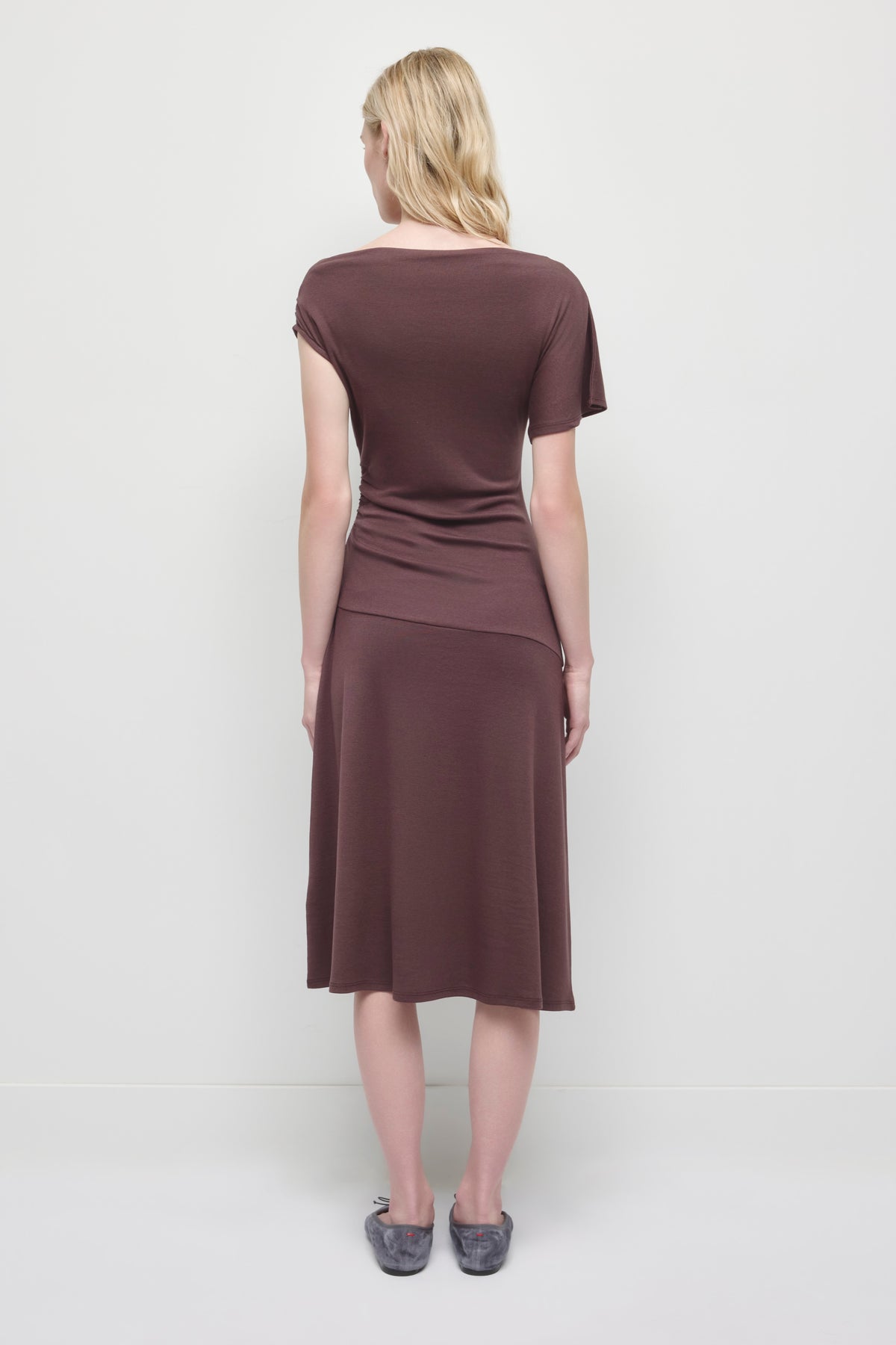 Robe Asymétrique Dana pour femme en prune chocolat