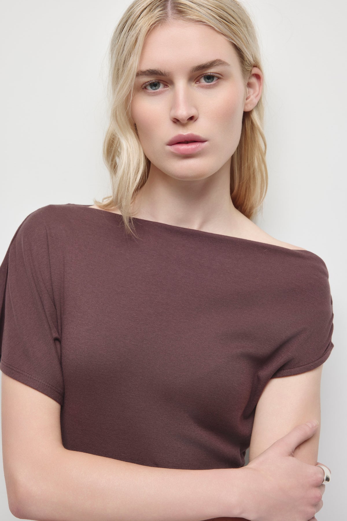 Robe Asymétrique Dana pour femme en prune chocolat