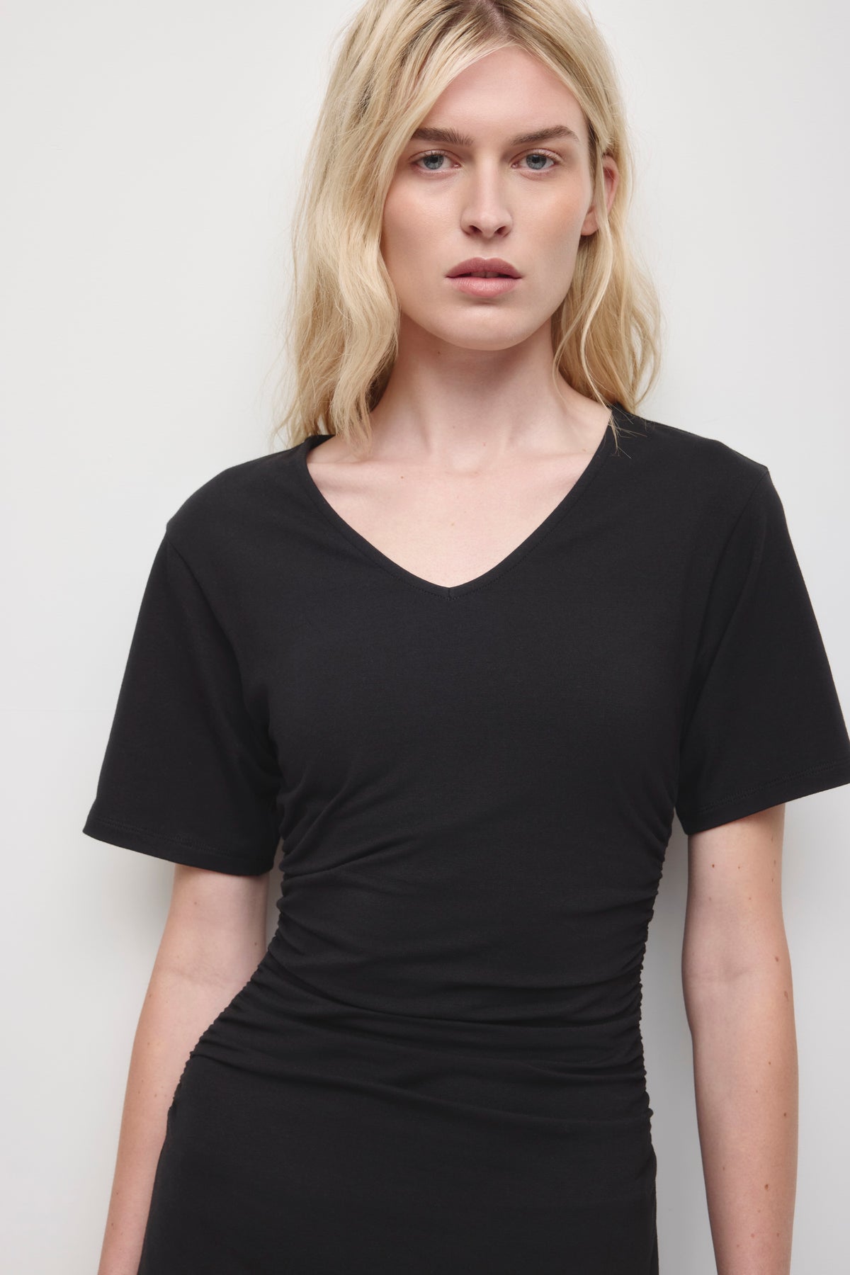 Women's Ghina V-Neck Dress in Black