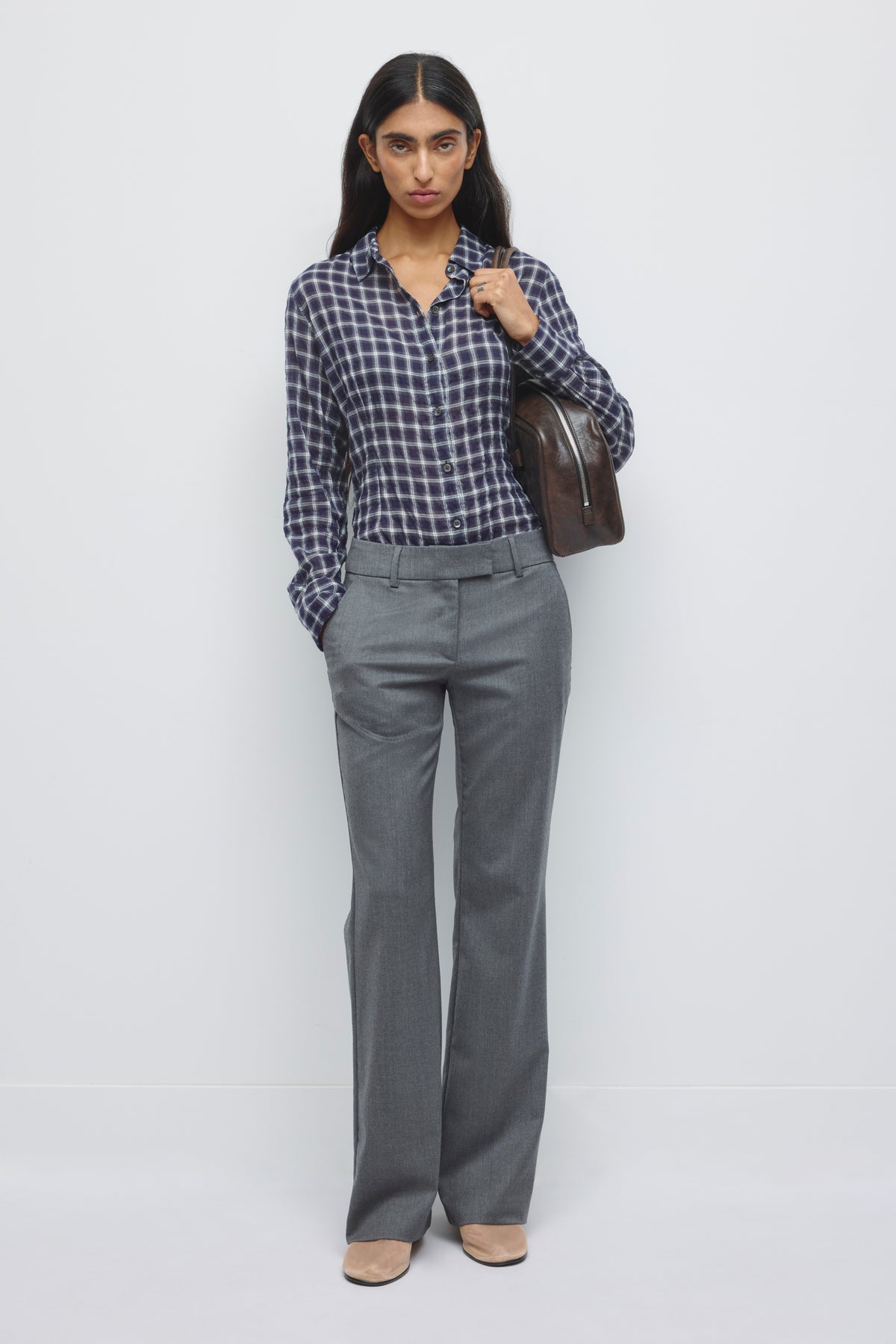 Model is 5’8” and is wearing a size 25.