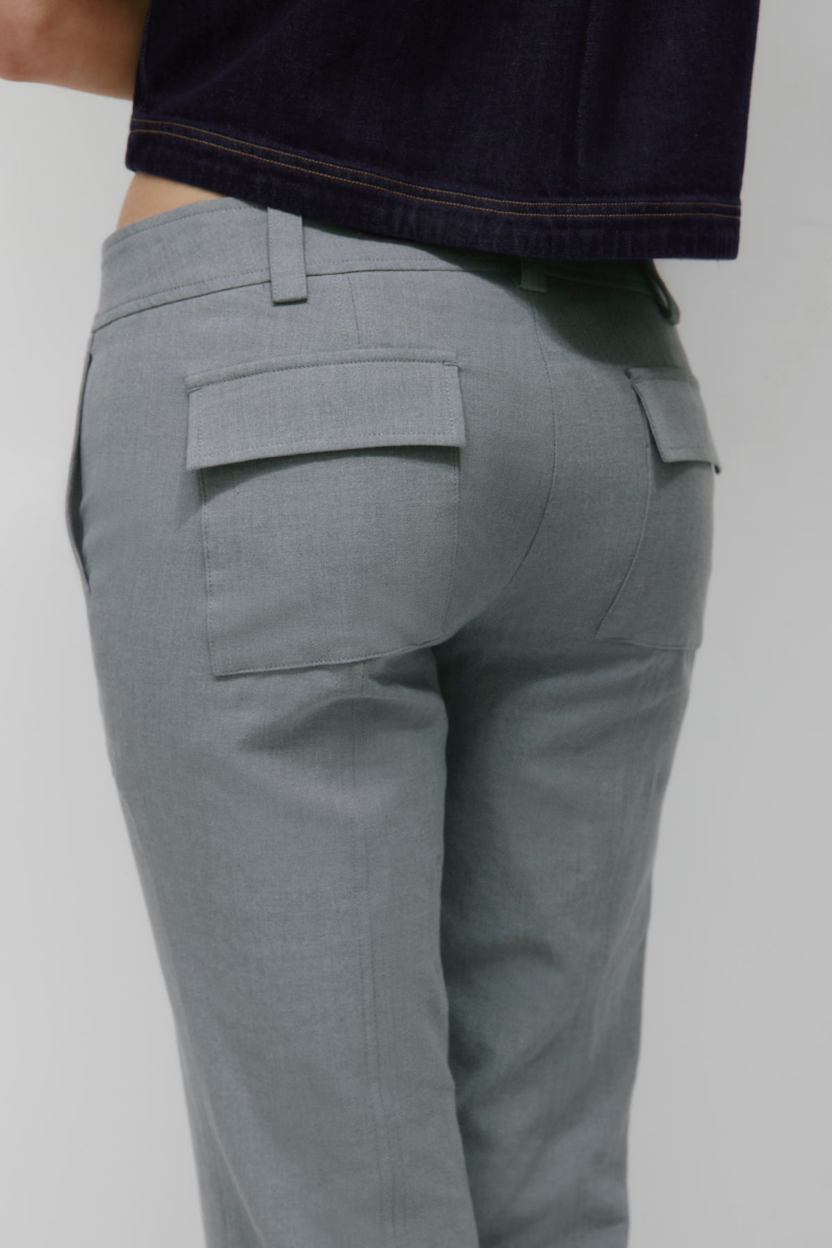 Women's Linen Capri in Medium Grey