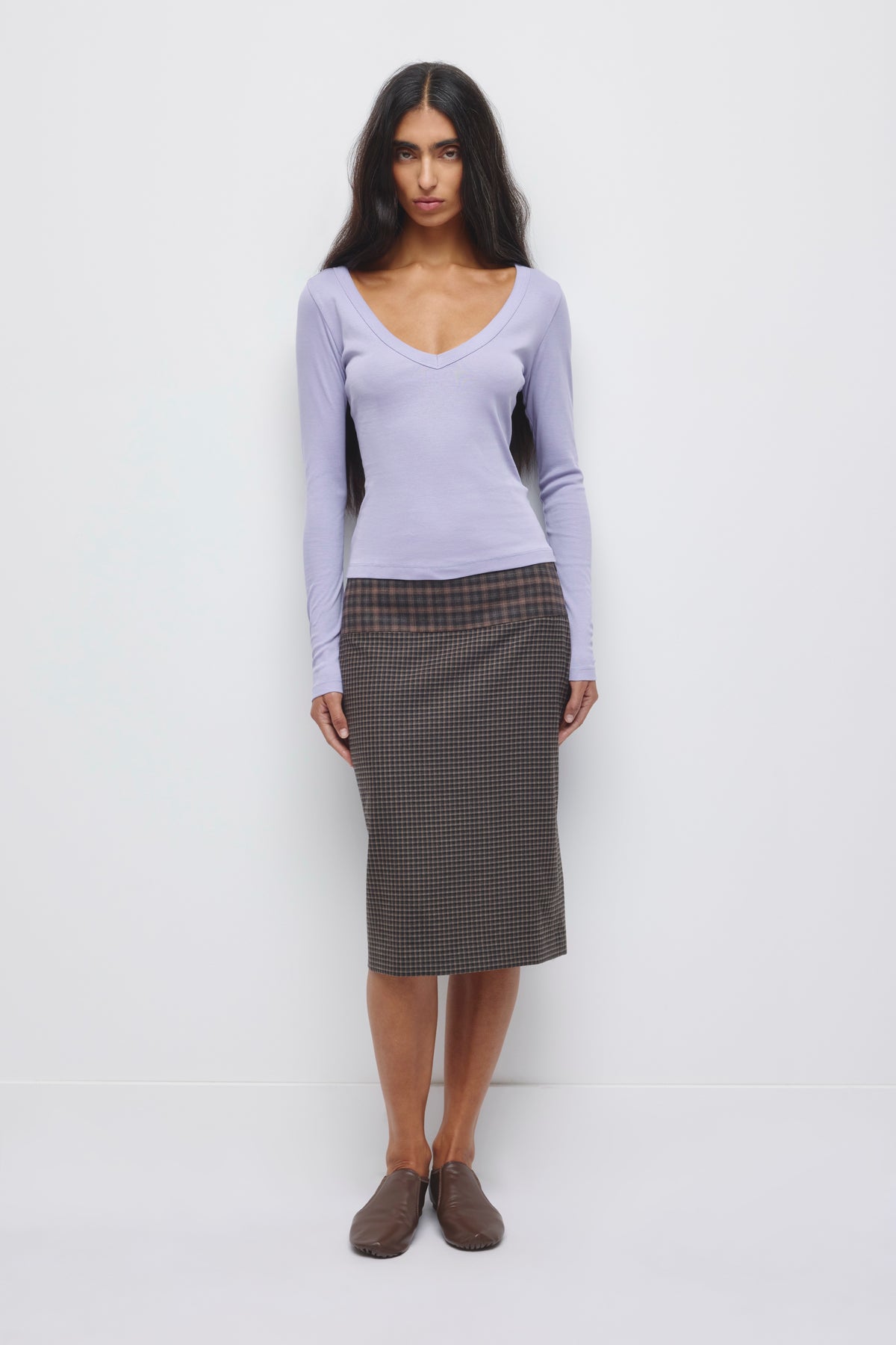 Women's Low V-neck Longsleeve in Lavender