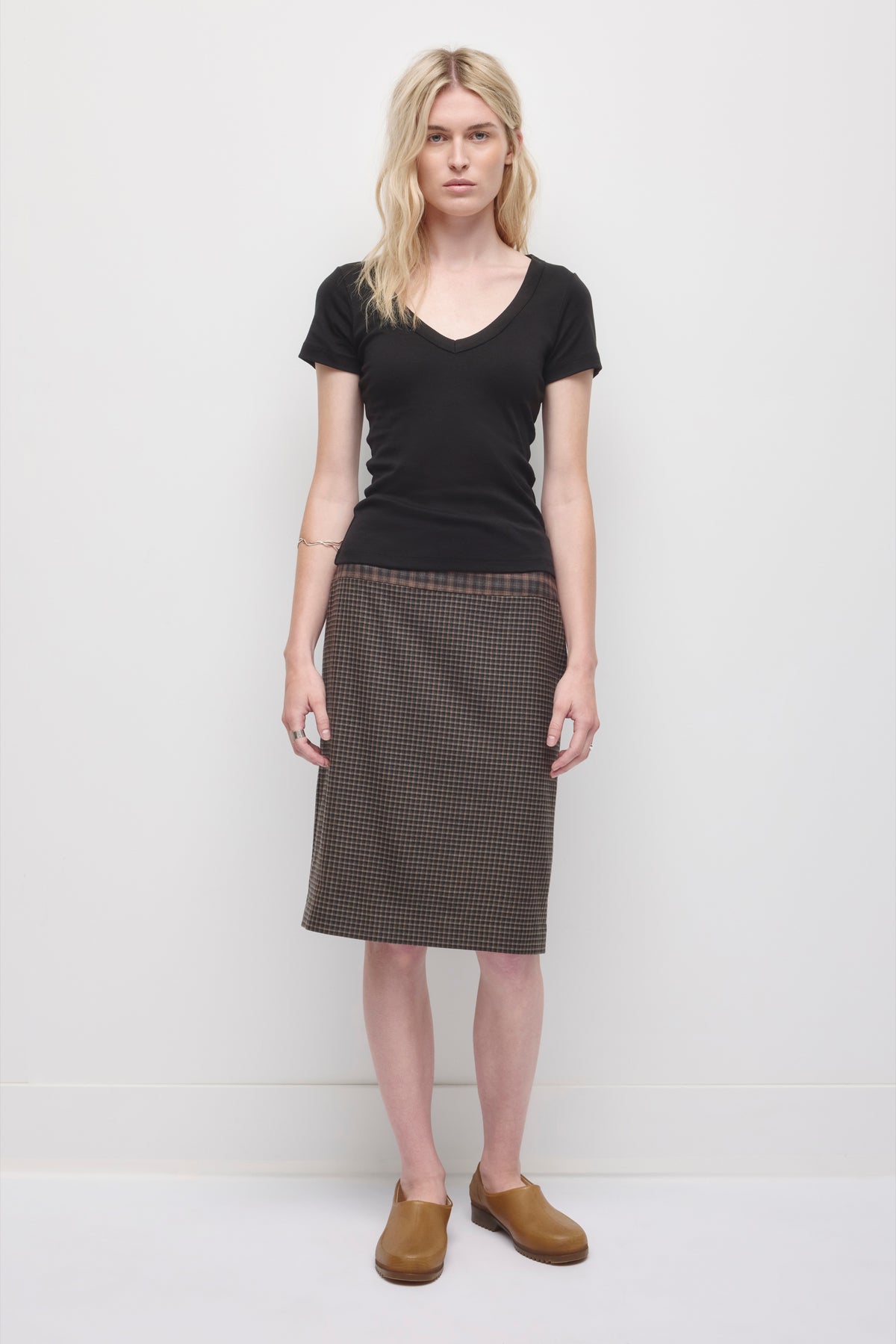 Women's Low V-Neck Tee in Black