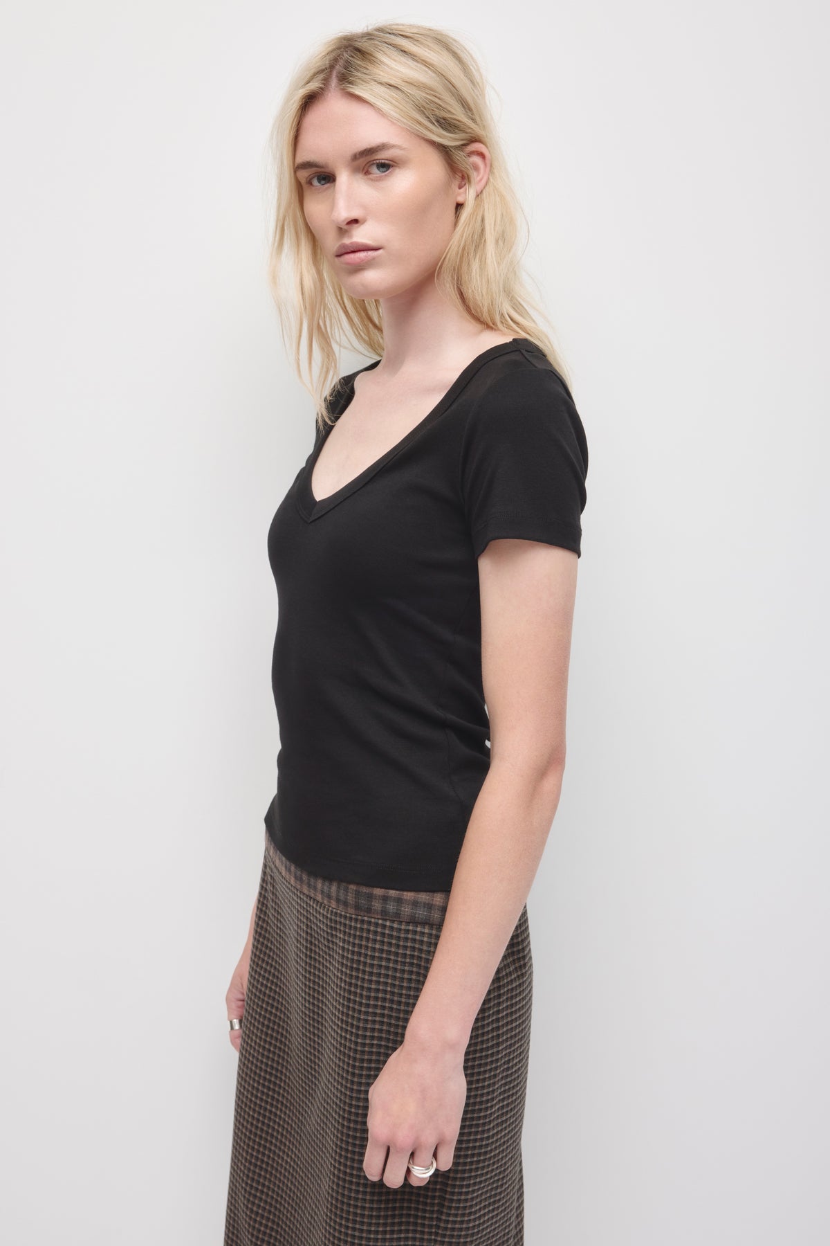 Women's Low V-Neck Tee in Black
