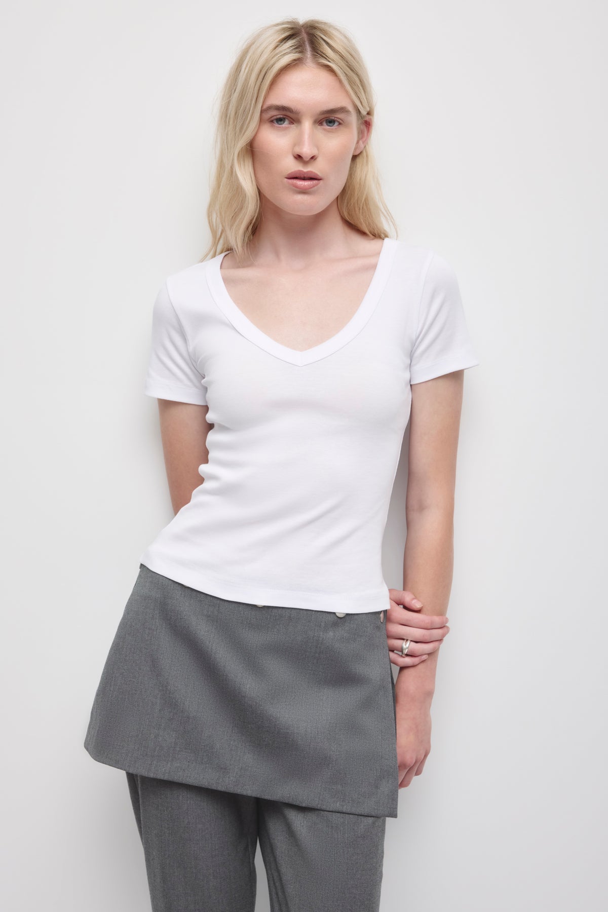 Model is 5'9" and is wearing a size XS.