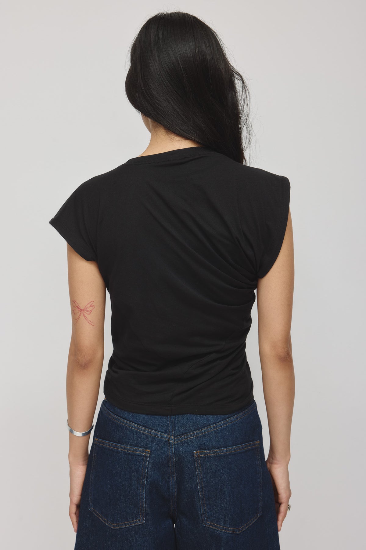 T-shirt Mina Twisted pour femme en noir