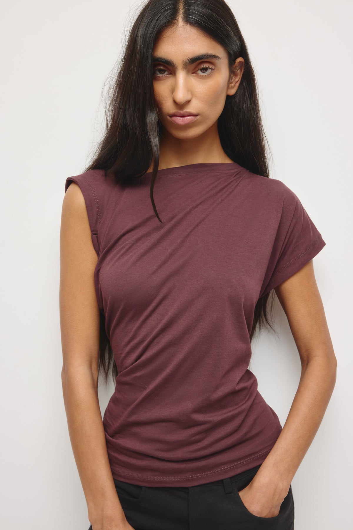 T-shirt Mina Twisted pour femme en prune chocolat