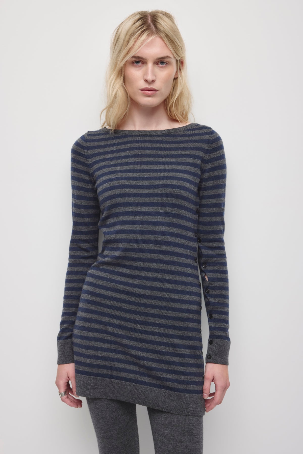 Women's Mona Merino Button Tunic in Charcoal/Deep Ocean