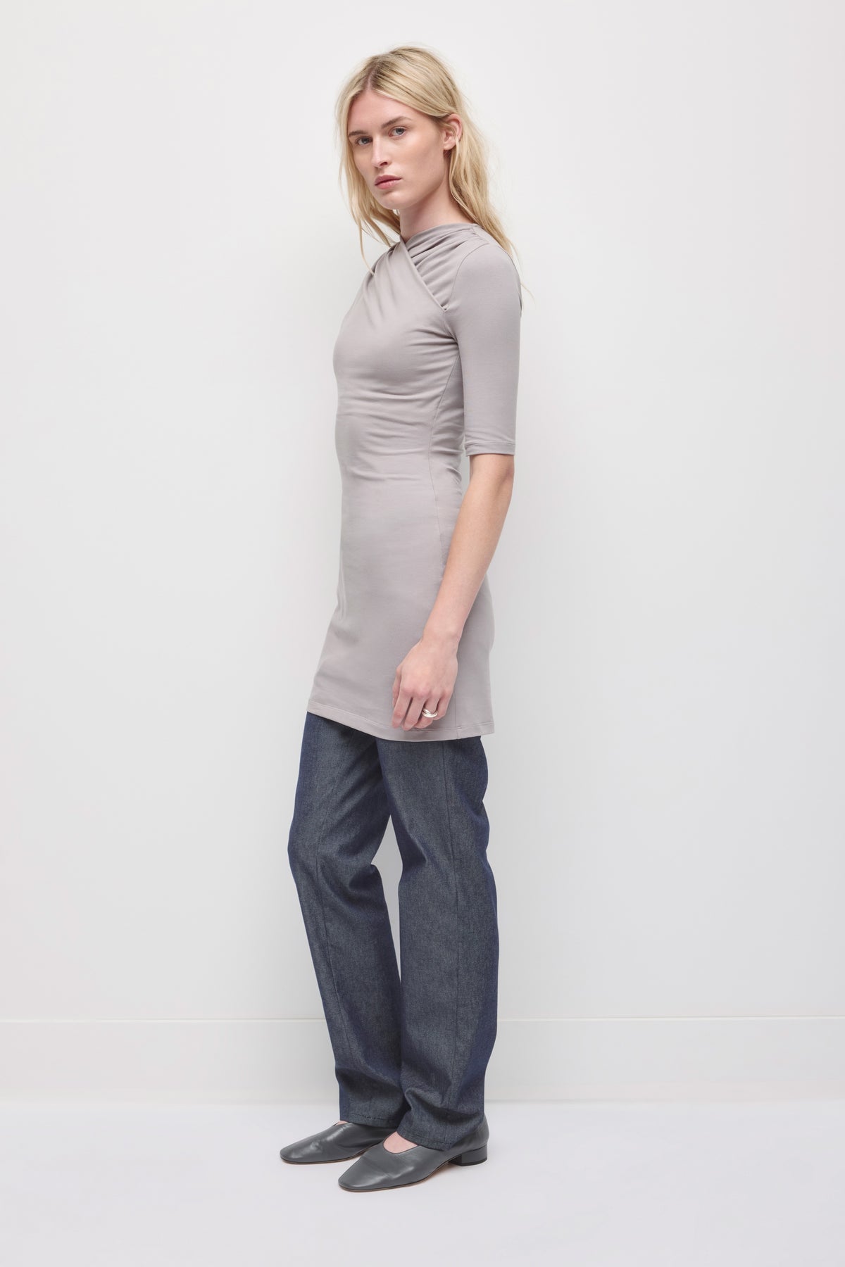 Robe portefeuille Samira pour femme en gypsum