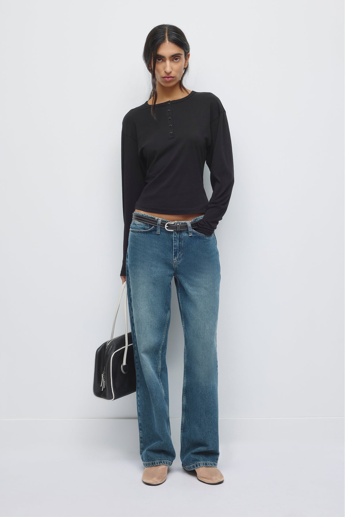 Women's Shaped Henley Longsleeve in Black
