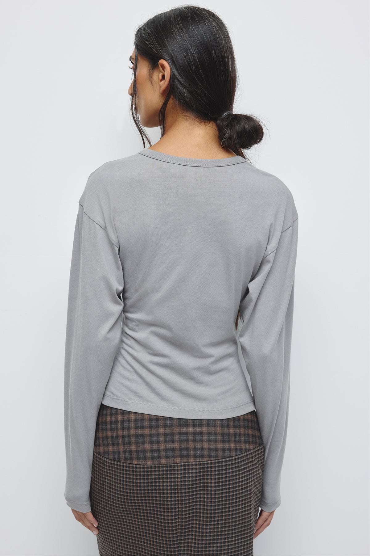 Women's Shaped Henley Longsleeve in Gypsum