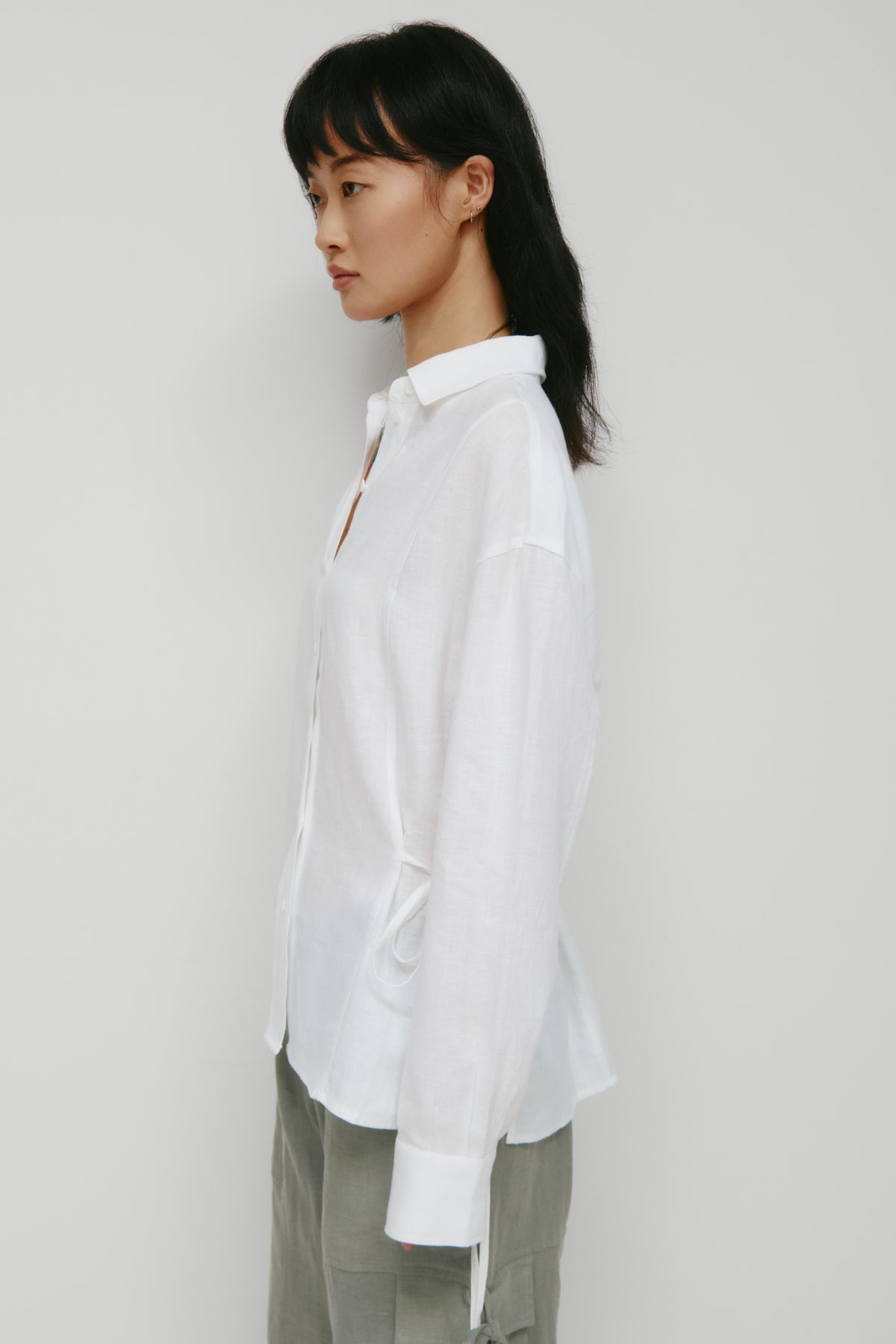 Chemise à nouer en lin Sila pour femme en blanc