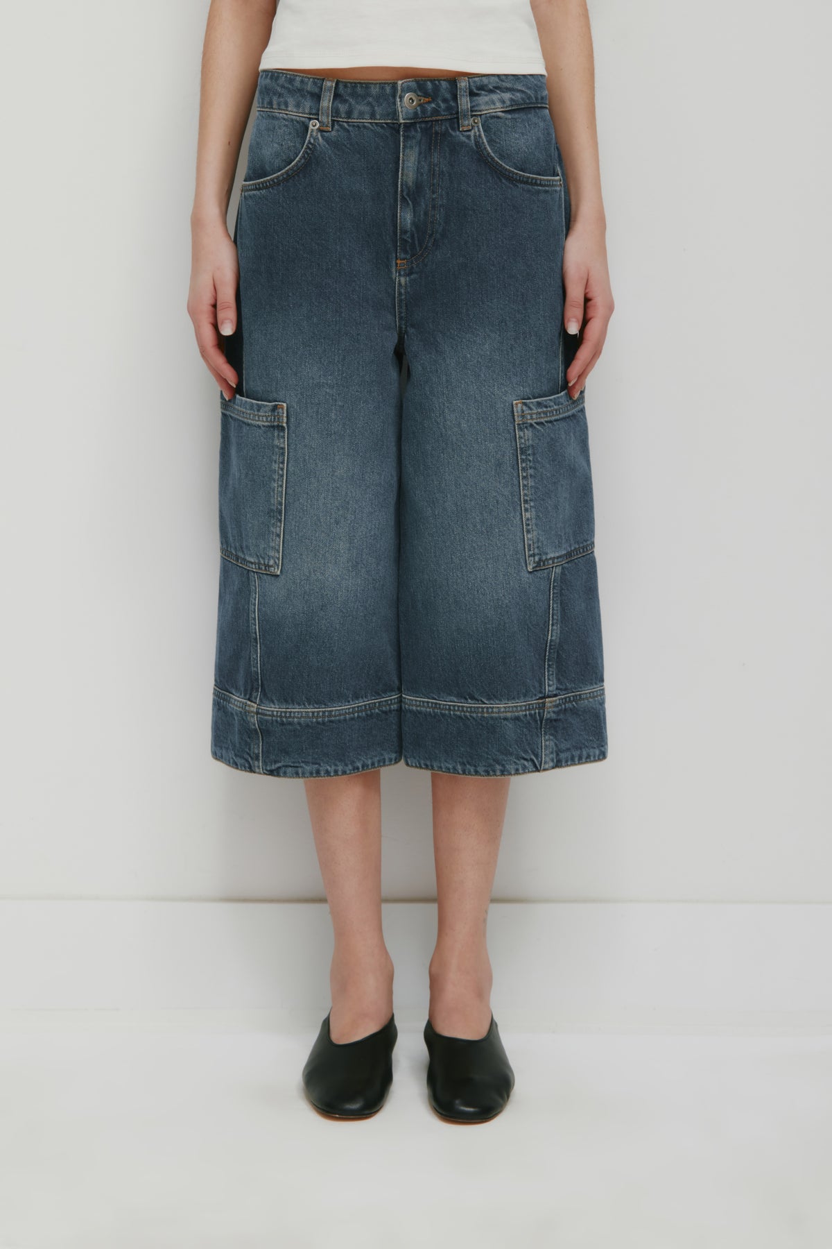 Women's Twisted Seam Long Denim Short in Vintage Wash
