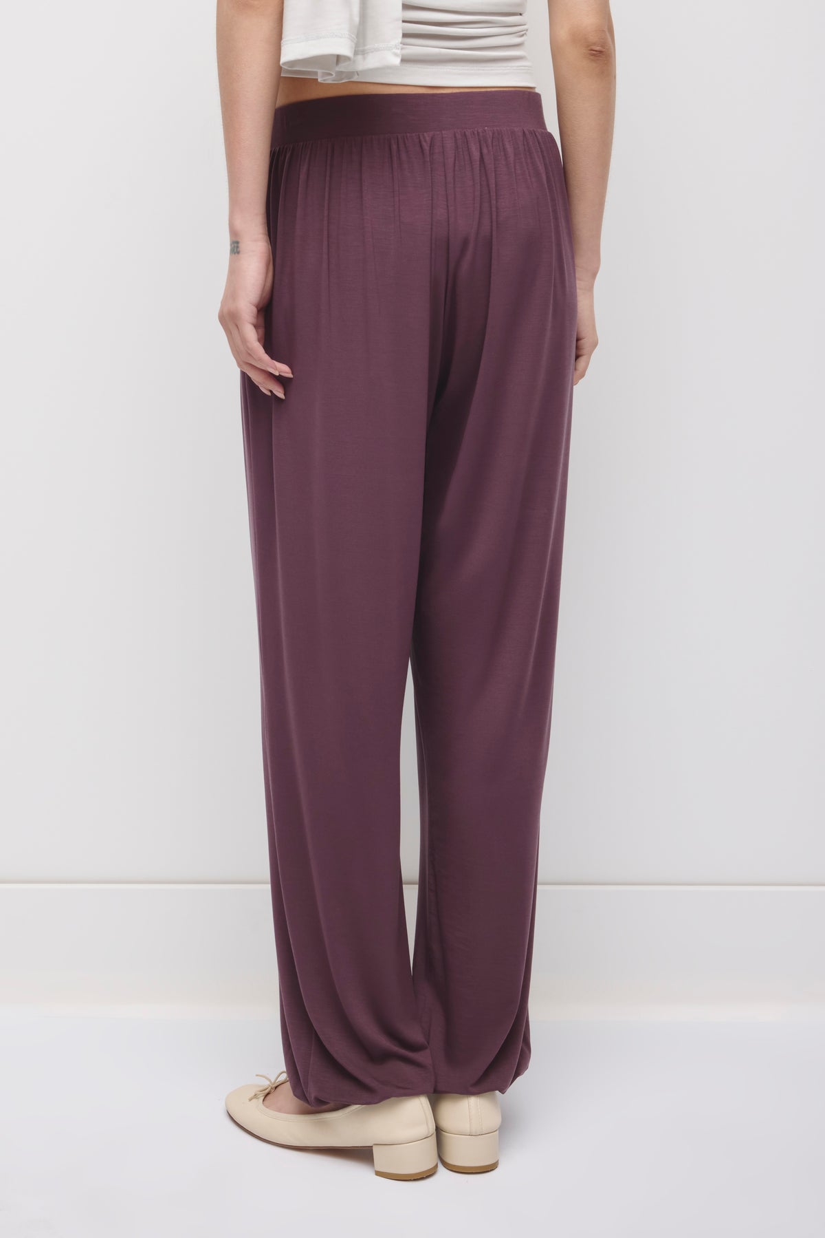 Pantalon Ballon Yazi pour femme en prune chocolat