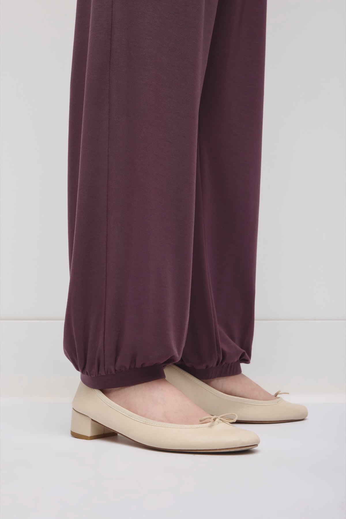 Pantalon Ballon Yazi pour femme en prune chocolat