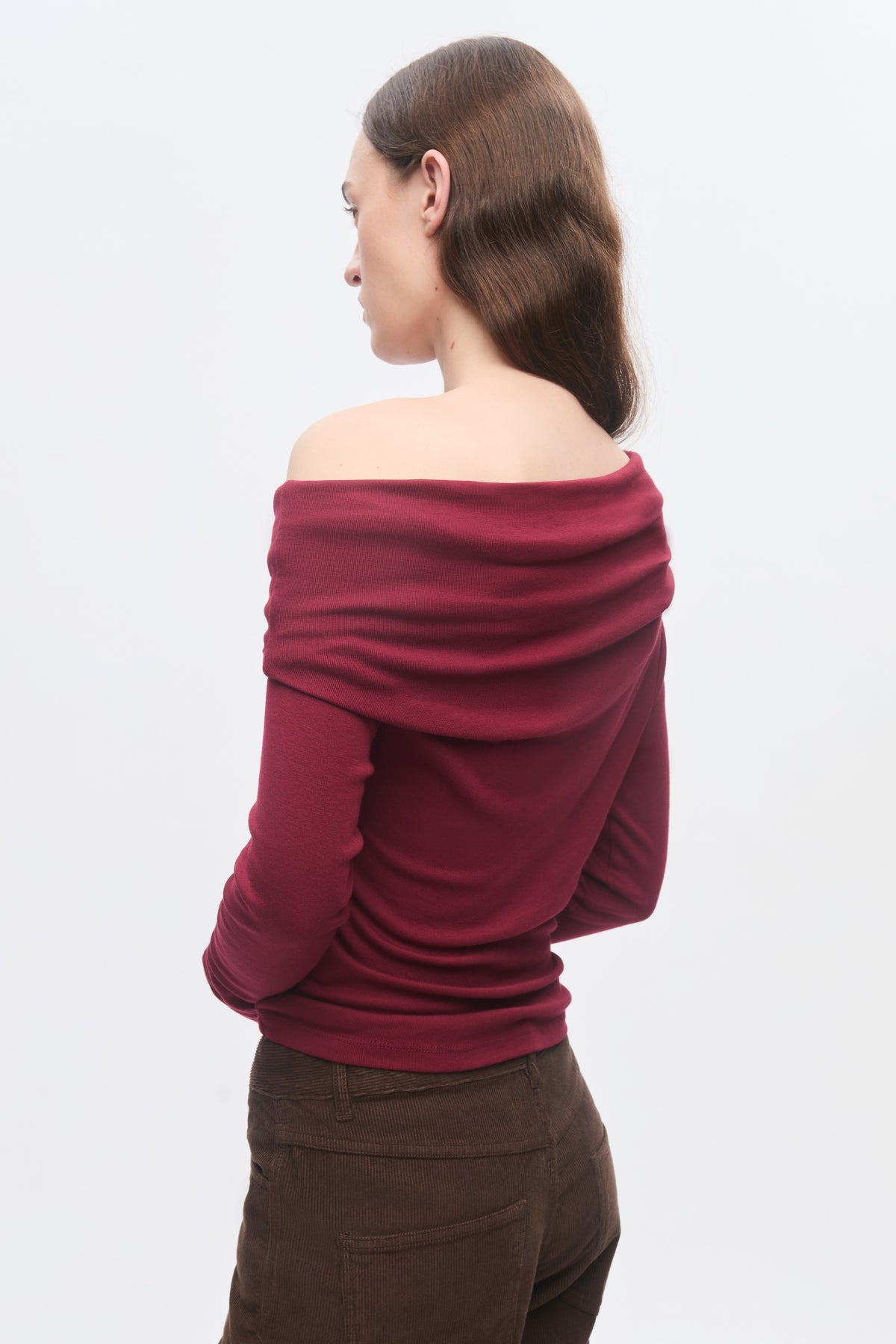 Haut à manches longues et épaules dénudées Zahra pour femme en cabernet