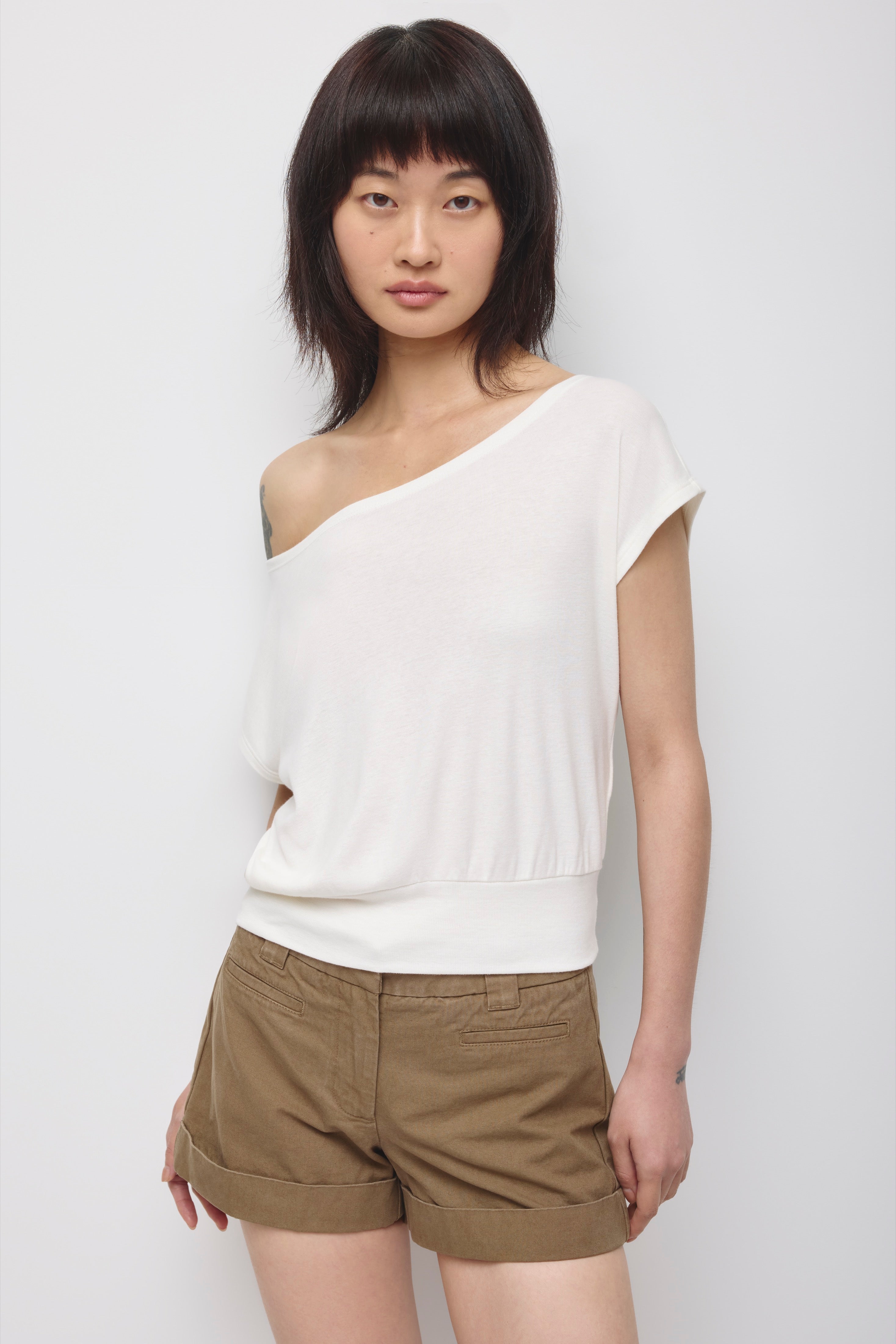 T-shirt à épaules dénudées Zahra pour femme en guimauve