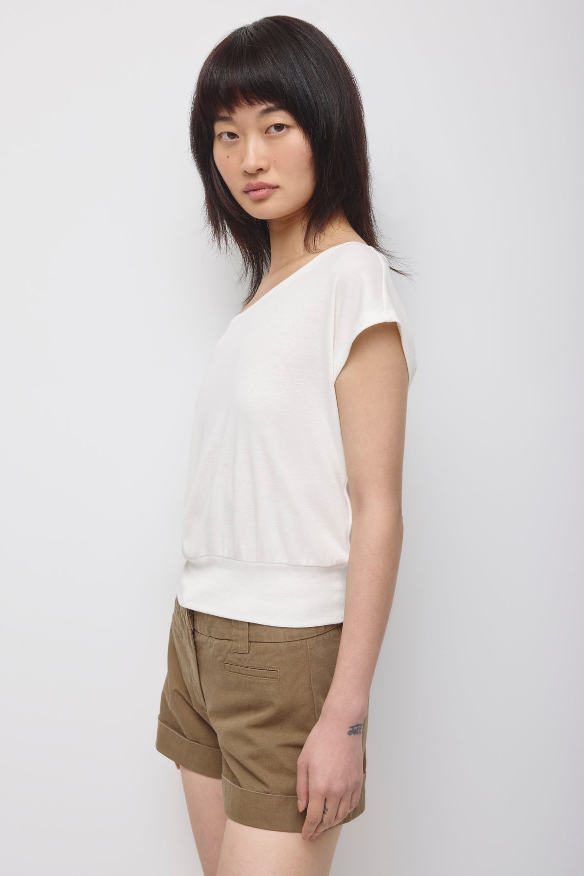 T-shirt à épaules dénudées Zahra pour femme en guimauve
