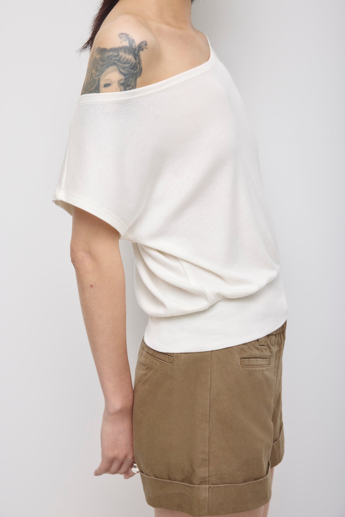 T-shirt à épaules dénudées Zahra pour femme en guimauve