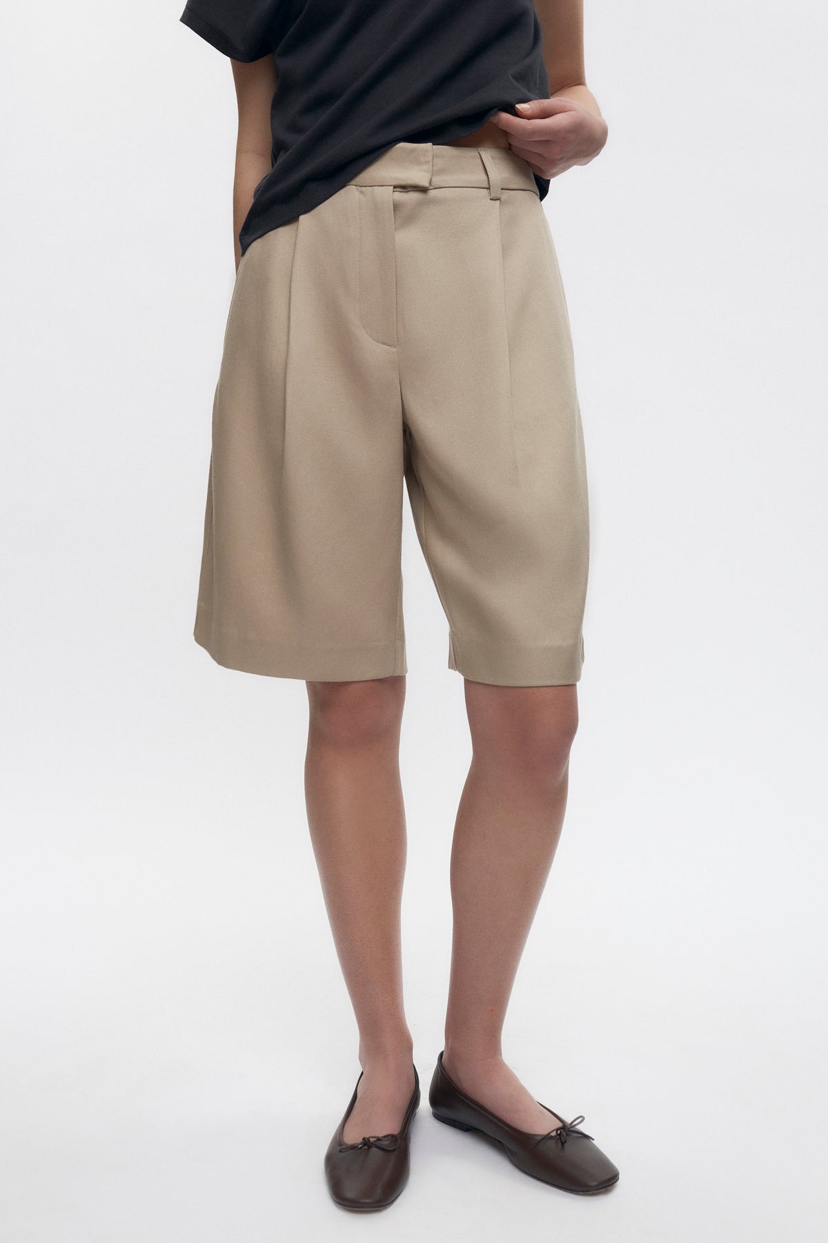 Women’s Amun Bermuda in Fog